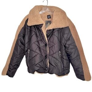 176. NWT Women's Sherpa Lined Puffer Coat Black Tan
